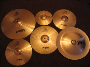 Вот весь мой нехитрый скарб! Комплект Paiste 802 и чайна и сплеш PST5