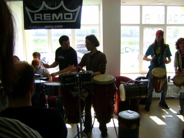drummic and ros.JPG