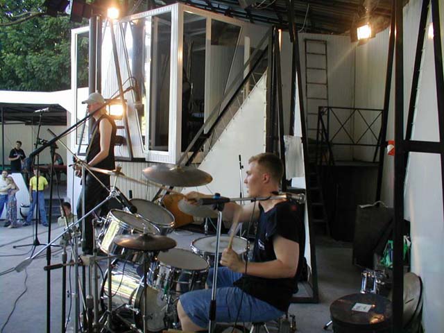 photo_team04.jpg
