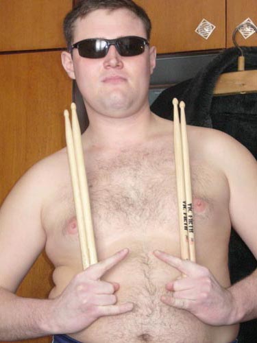 Палочки в руках Фил Про и Вик Фёрч :)