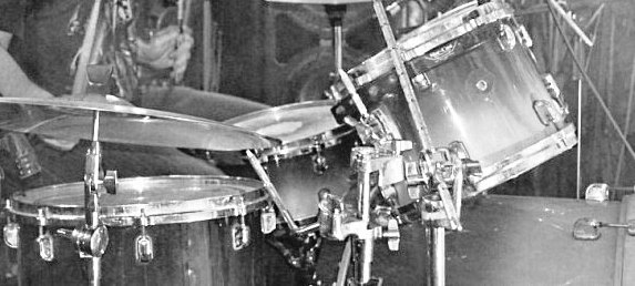 y_780e11db.jpg