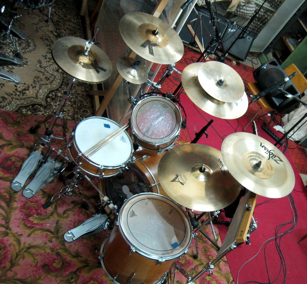 drums2_sm.JPG